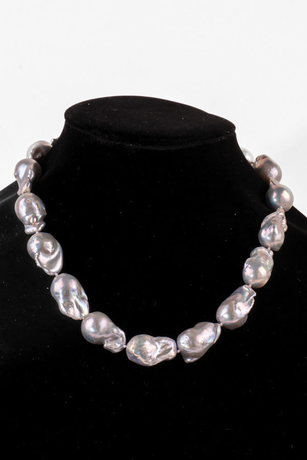 Pearl Necklace - P80 17-18mm 19' Silver